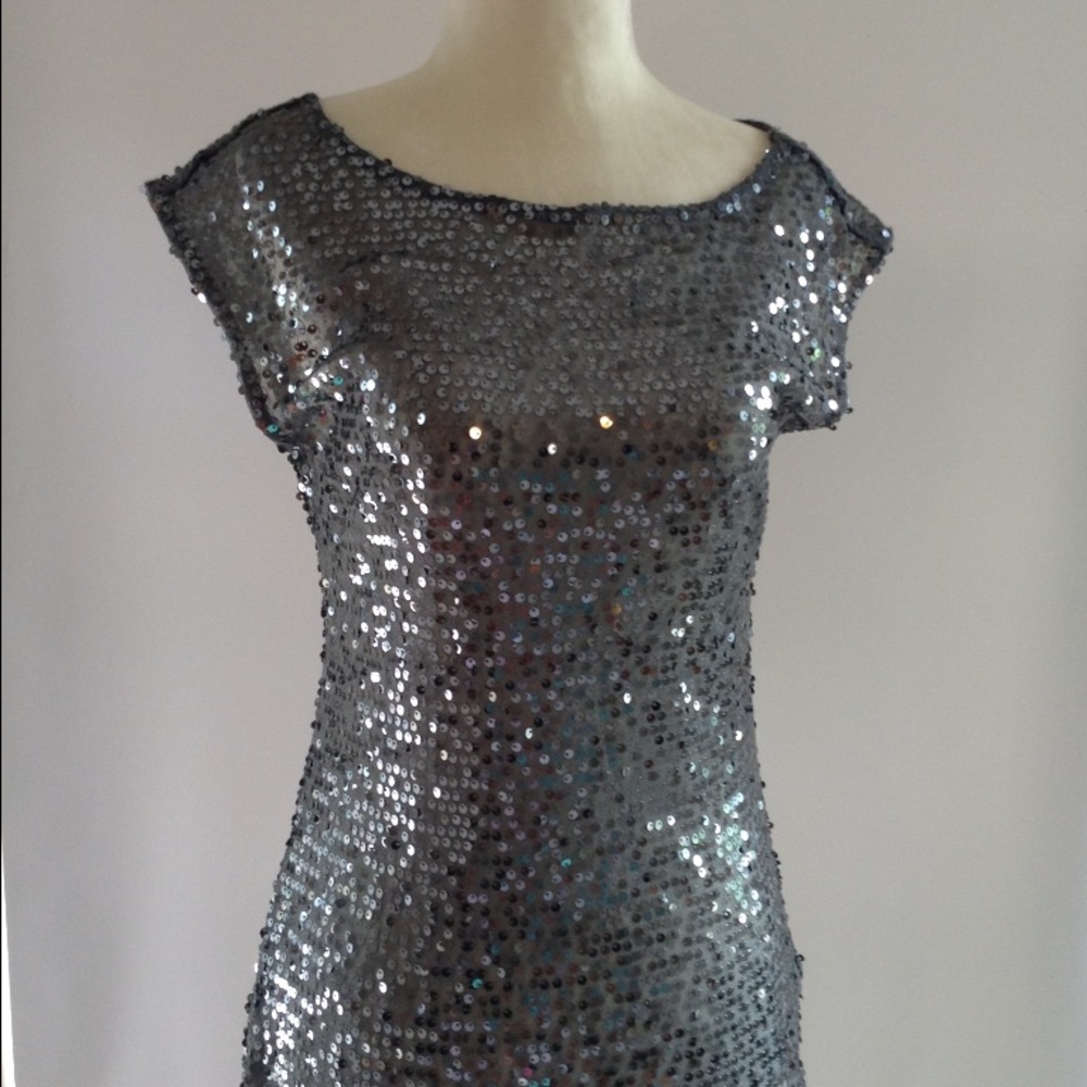 THE LIMITED GREY SEQUIN TOP